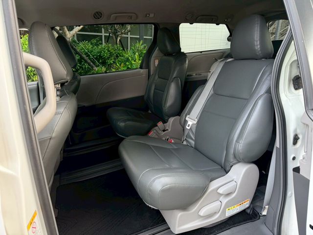 TOYOTA豐田 SIENNA  第13張相片