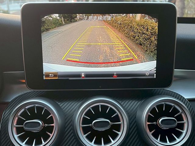 M-BENZ賓士 C300  第13張相片