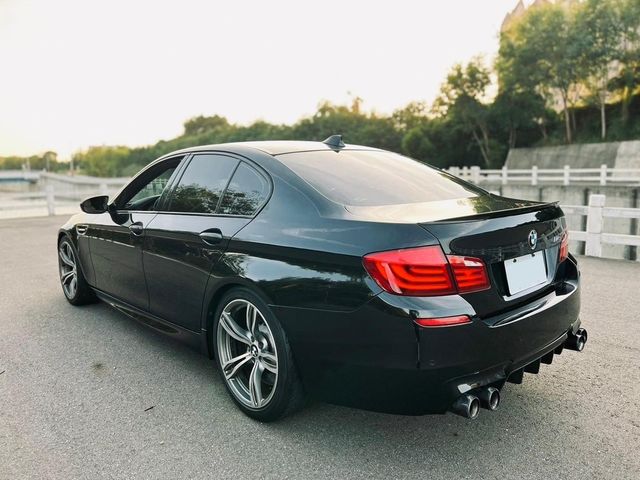 BMW寶馬 M5  第4張相片