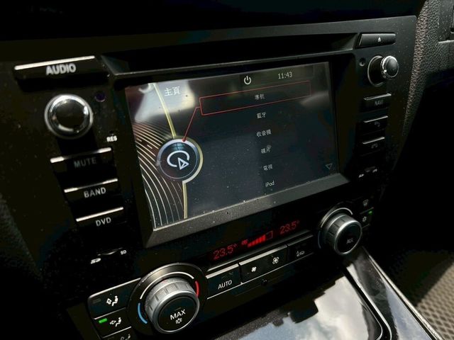 BMW寶馬 318D SEDAN  第6張相片