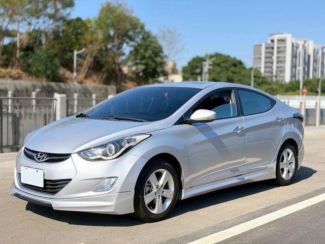 HYUNDAI現代 ELANTRA  第1張相片