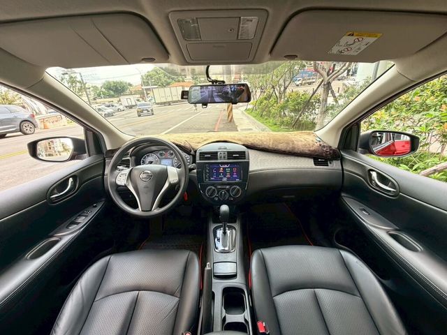 NISSAN日產 TIIDA  第5張相片