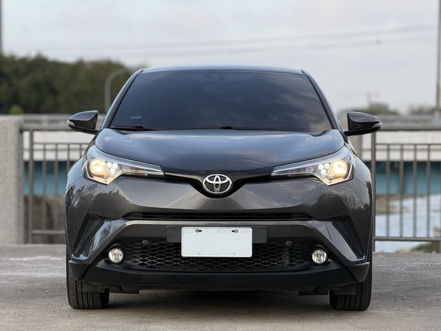 TOYOTA豐田 C-HR  第4張相片