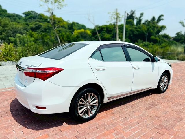 TOYOTA豐田 ALTIS  第2張相片