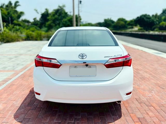 TOYOTA豐田 ALTIS  第4張相片