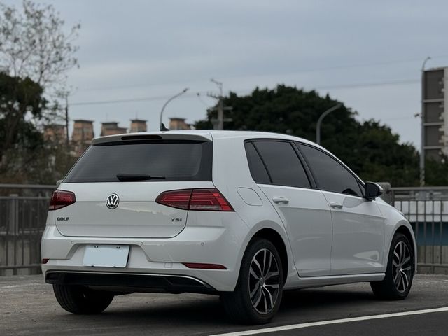 VOLKSWAGEN福斯 GOLF  第2張相片