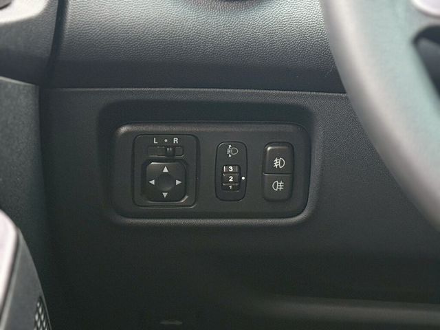 MITSUBISHI三菱 COLT PLUS  第7張相片