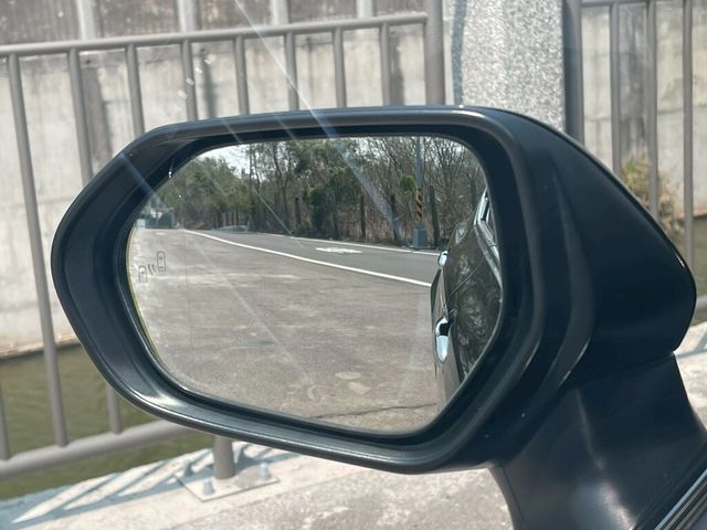 TOYOTA豐田 CAMRY  第9張相片