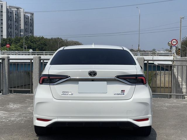 TOYOTA豐田 COROLLA ALTIS HYBRID  第4張相片