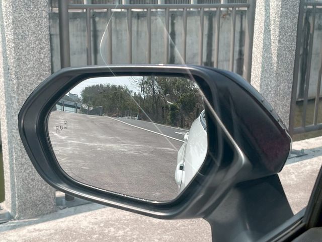 TOYOTA豐田 COROLLA ALTIS HYBRID  第10張相片