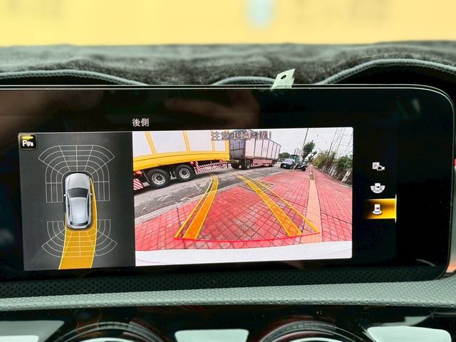 M-BENZ賓士 A180  第9張相片