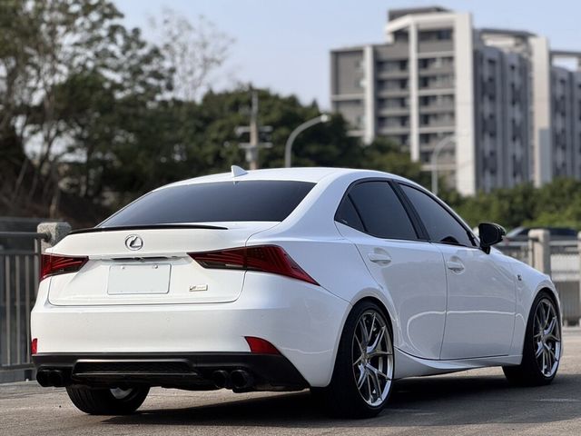 LEXUS凌志 IS 300  第4張相片