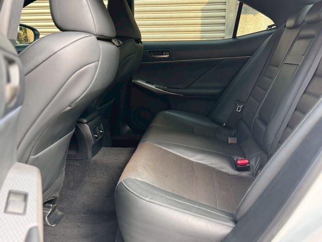 LEXUS凌志 IS 300  第10張相片