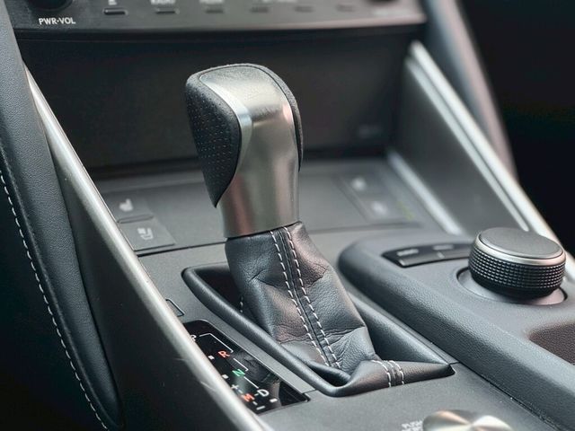 LEXUS凌志 IS 300  第15張相片