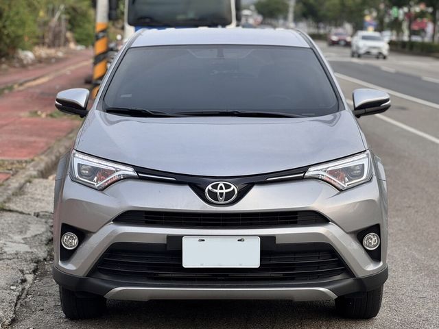 TOYOTA豐田 RAV4  第3張相片