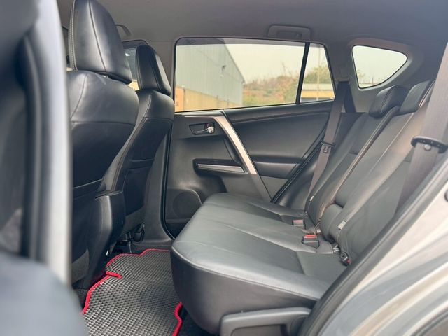 TOYOTA豐田 RAV4  第8張相片