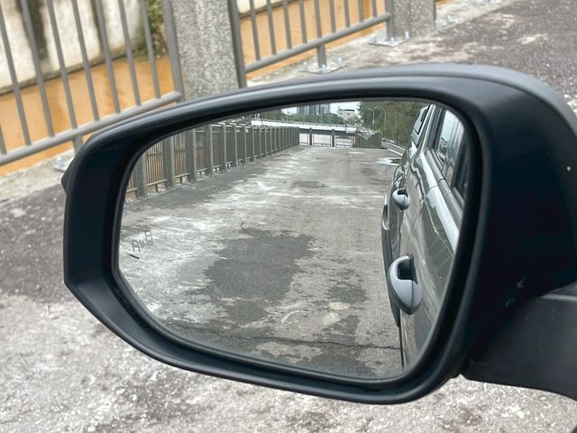 TOYOTA豐田 HILUX  第12張相片