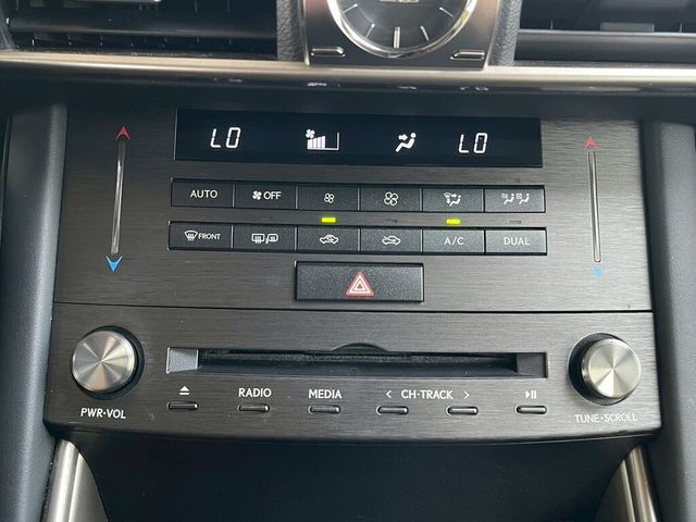 LEXUS凌志 IS 300  第14張相片