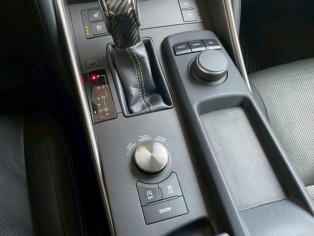 LEXUS凌志 IS 300  第15張相片