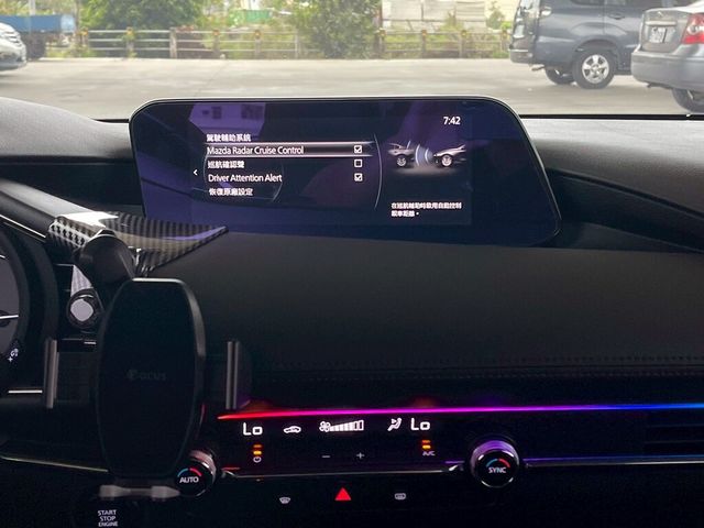 MAZDA馬自達 MAZDA 3  第16張相片