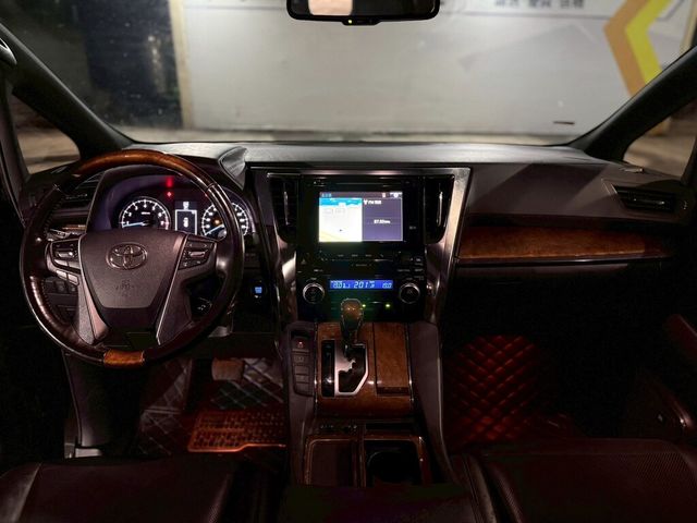 TOYOTA豐田 ALPHARD  第4張相片