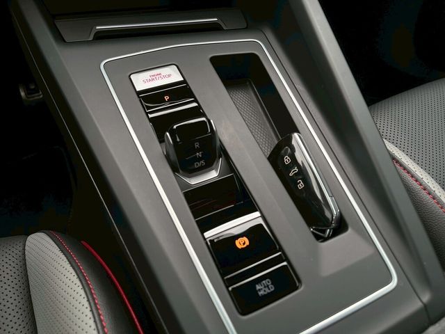 VOLKSWAGEN福斯 GOLF GTI  第18張相片