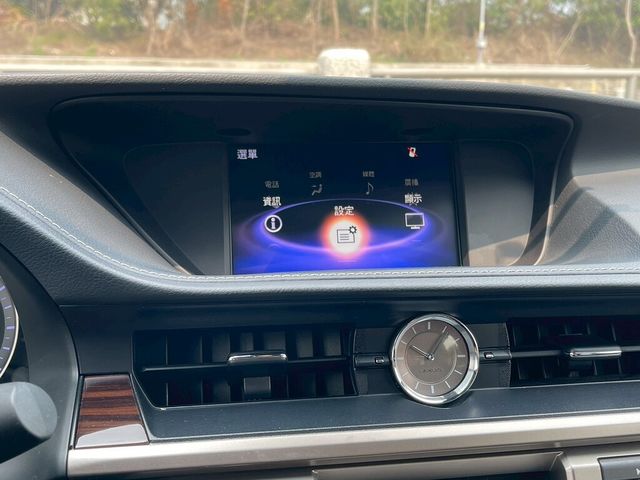 LEXUS凌志 ES200  第11張相片