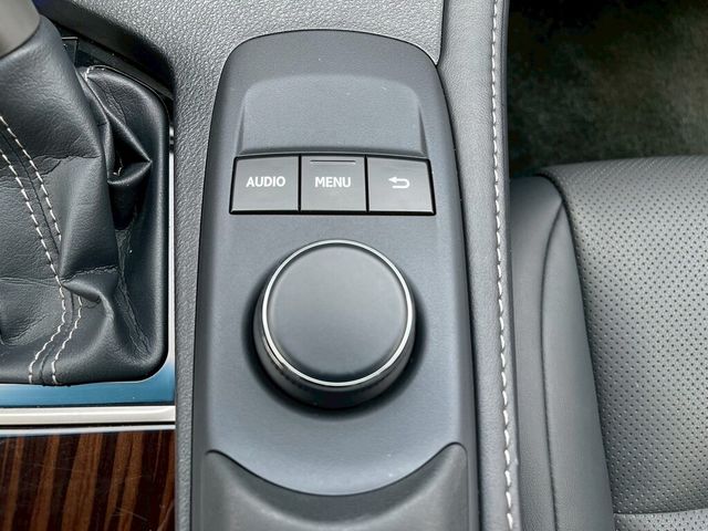 LEXUS凌志 ES200  第16張相片