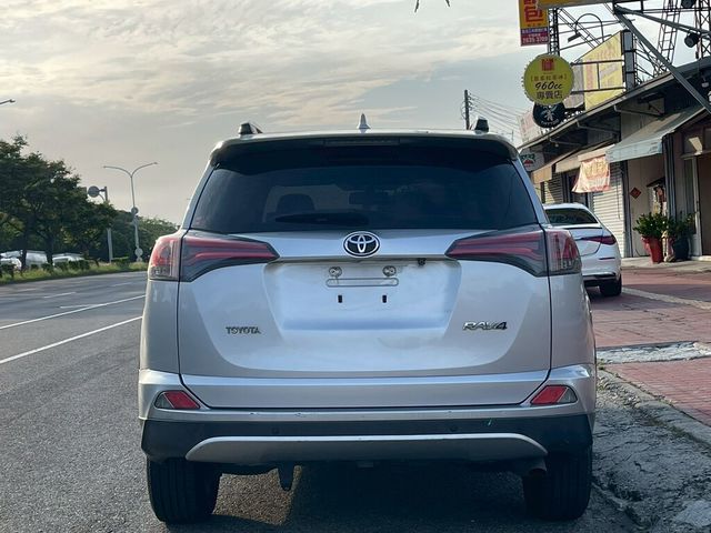 TOYOTA豐田 RAV4  第4張相片