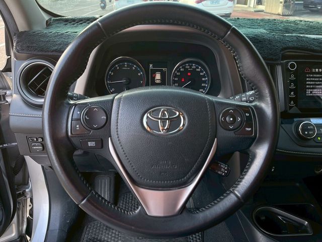 TOYOTA豐田 RAV4  第6張相片