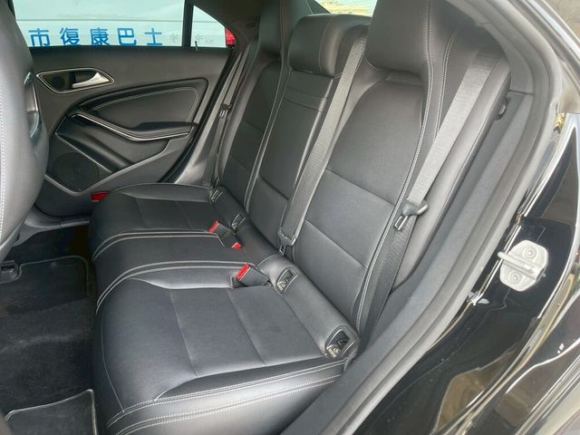 M-BENZ賓士 CLA250 4MATIC  第19張相片