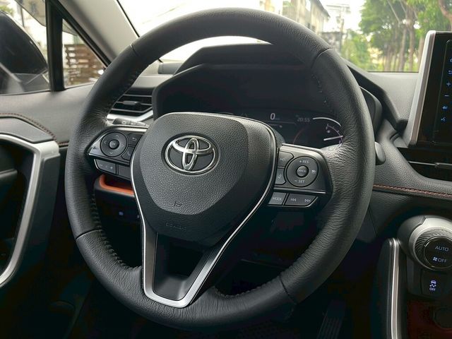 TOYOTA豐田 RAV4  第7張相片