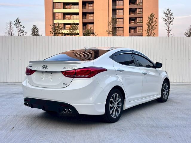 HYUNDAI現代 ELANTRA  第2張相片