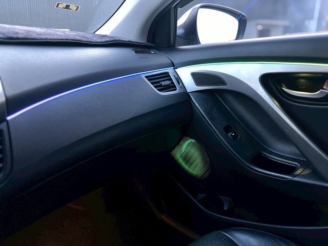 HYUNDAI現代 ELANTRA  第12張相片