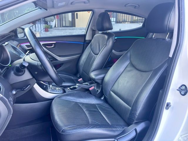 HYUNDAI現代 ELANTRA  第13張相片