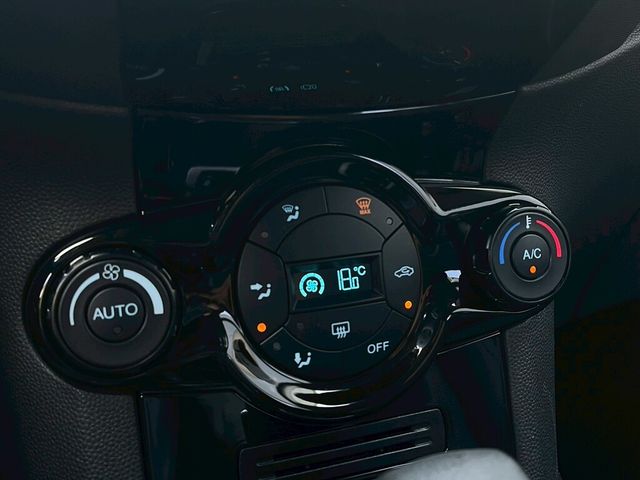 FORD福特 FIESTA  第15張相片