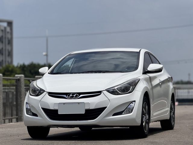 HYUNDAI現代 ELANTRA  第3張相片