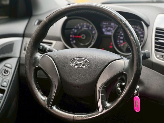 HYUNDAI現代 ELANTRA  第6張相片