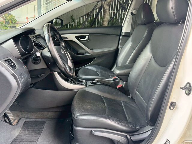 HYUNDAI現代 ELANTRA  第13張相片