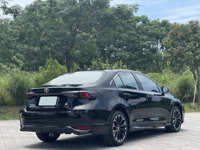 TOYOTA豐田 ALTIS  第2張相片