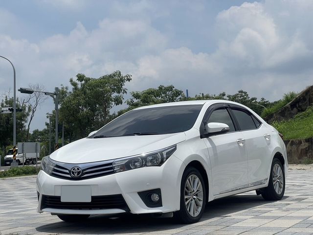 TOYOTA豐田 ALTIS  第1張相片