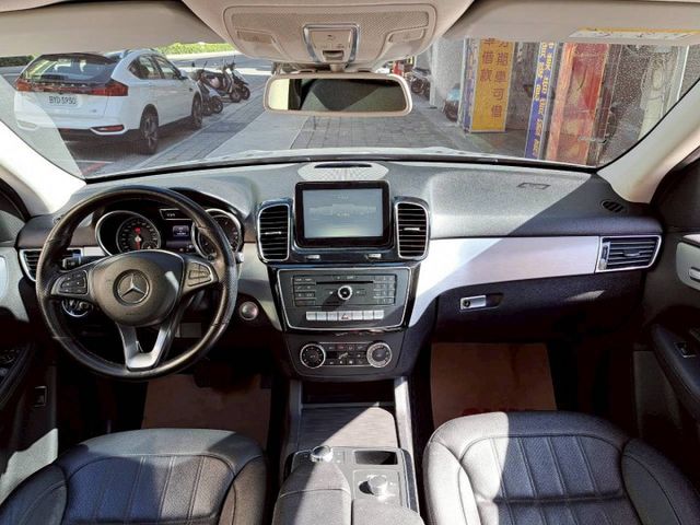 『實車實圖 實車實價』IK 電尾門 全景 頂級配備齊全 一手車 氣氛佳 品質保證 寶佳汽車歡迎您來電  第6張相片