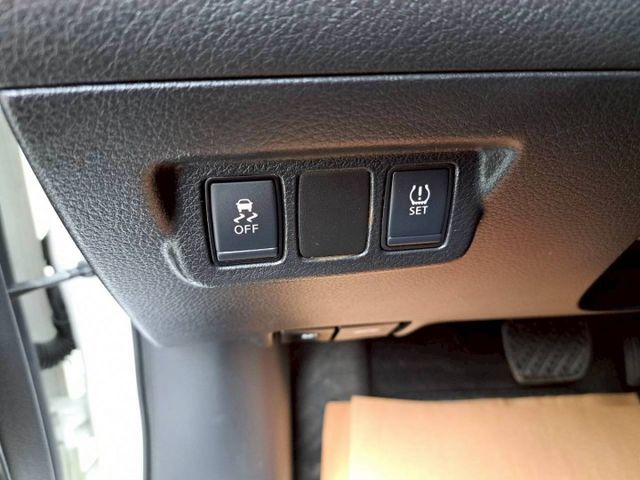 『實車實圖 實車實價』 正一手車 氣氛佳 非惡操車款 第三方專業認證原廠專業保固 寶佳汽車歡迎您來電  第10張相片