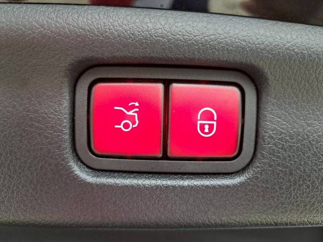 『實車實圖 實車實價』總代理 IK ACC LDWS ESP BSM配備齊全 一手車氣氛佳 品質保證 寶佳汽車歡迎您來電  第15張相片