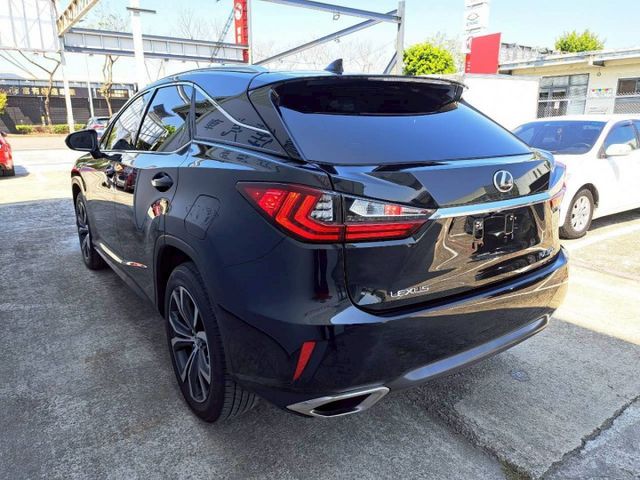 『實車實圖 實車實價』IK BSM ACC LDWS TCS 頂級配備齊全 一手車 氣氛佳 品質保證 寶佳汽車歡迎您來電  第17張相片