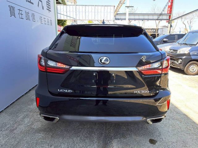 『實車實圖 實車實價』IK BSM ACC LDWS TCS 頂級配備齊全 一手車 氣氛佳 品質保證 寶佳汽車歡迎您來電  第18張相片