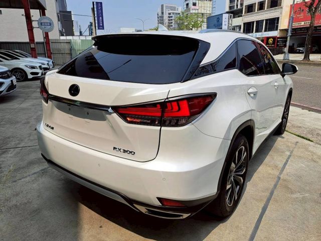 『實車實圖 實車實價』IK ACC LDWS TCS BSM 旗艦版配備齊全 一手車氣氛佳 品質保證 寶佳汽車歡迎您來電  第19張相片