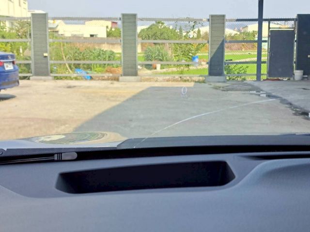 『實車實圖 實車實價』頂級配備齊全 一手車 氣氛佳 品質保證 寶佳汽車歡迎您來電  第11張相片