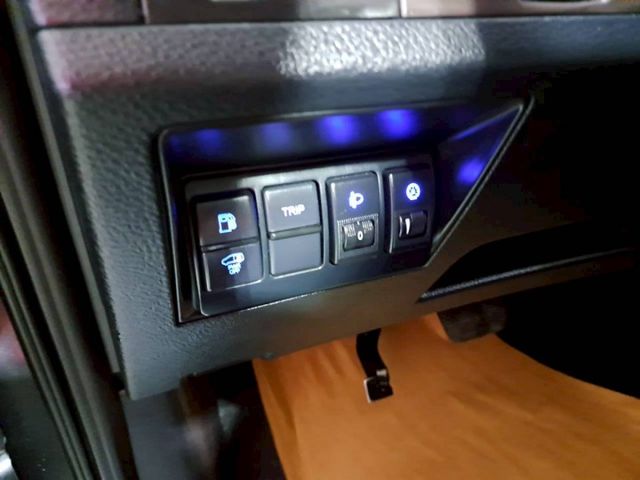 『實車實圖 實車實價』IK 360環景 TCS ESP 8人座配備齊全 一手車 氣氛佳 品質保證 寶佳汽車歡迎您來電  第11張相片