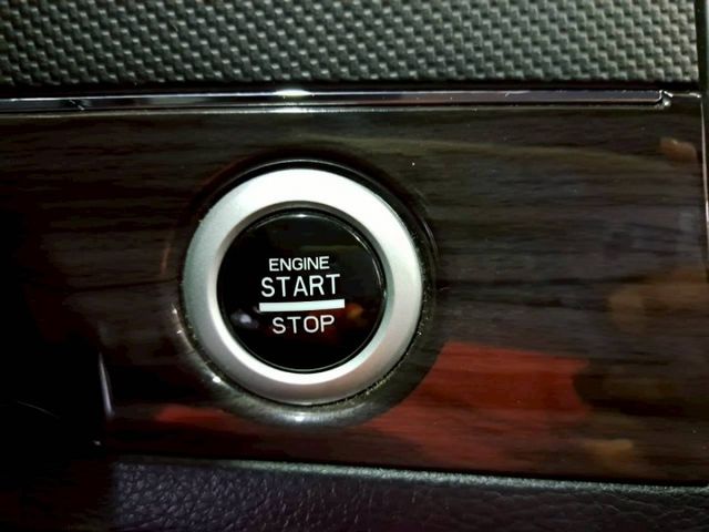 『實車實圖 實車實價』IK 360環景 TCS ESP 8人座配備齊全 一手車 氣氛佳 品質保證 寶佳汽車歡迎您來電  第12張相片